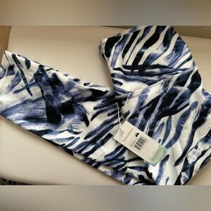 Balance Collection Blue and White Tiger Patterned Leggings Medium NWT Crop